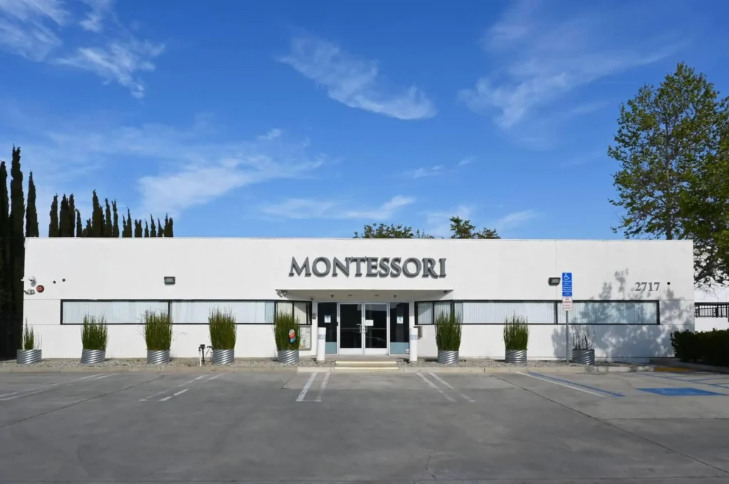 are there montessori high schools featured image