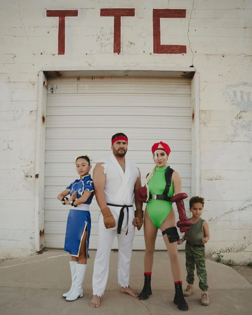 halloween family of four costumes